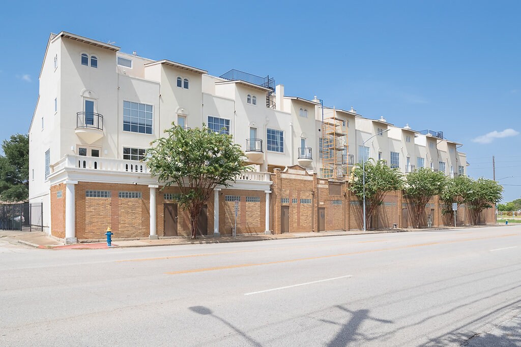 Foto principal - 2602 Washington Ave
