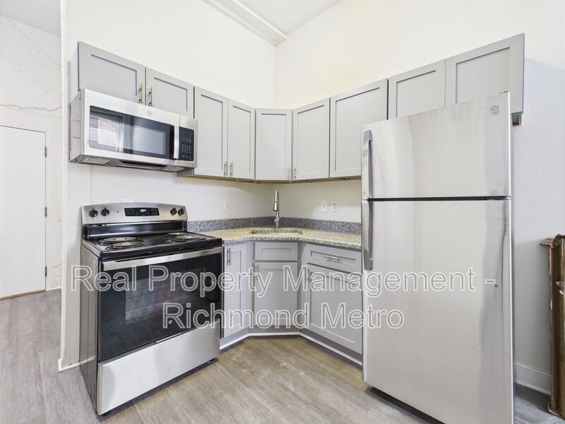 Primary Photo - 10 S 14th St