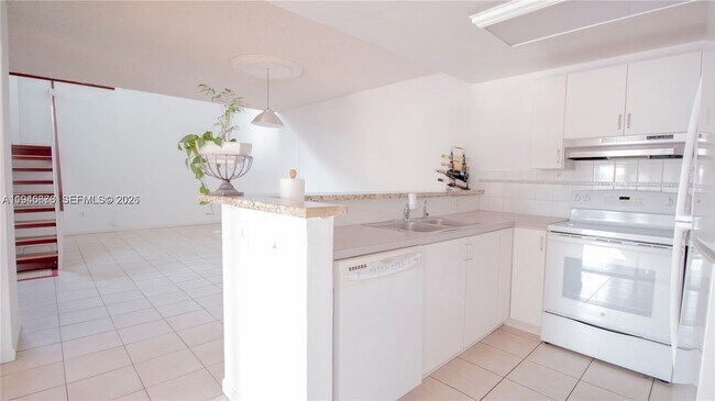 Foto del edificio - 10099 NW 4th Ln