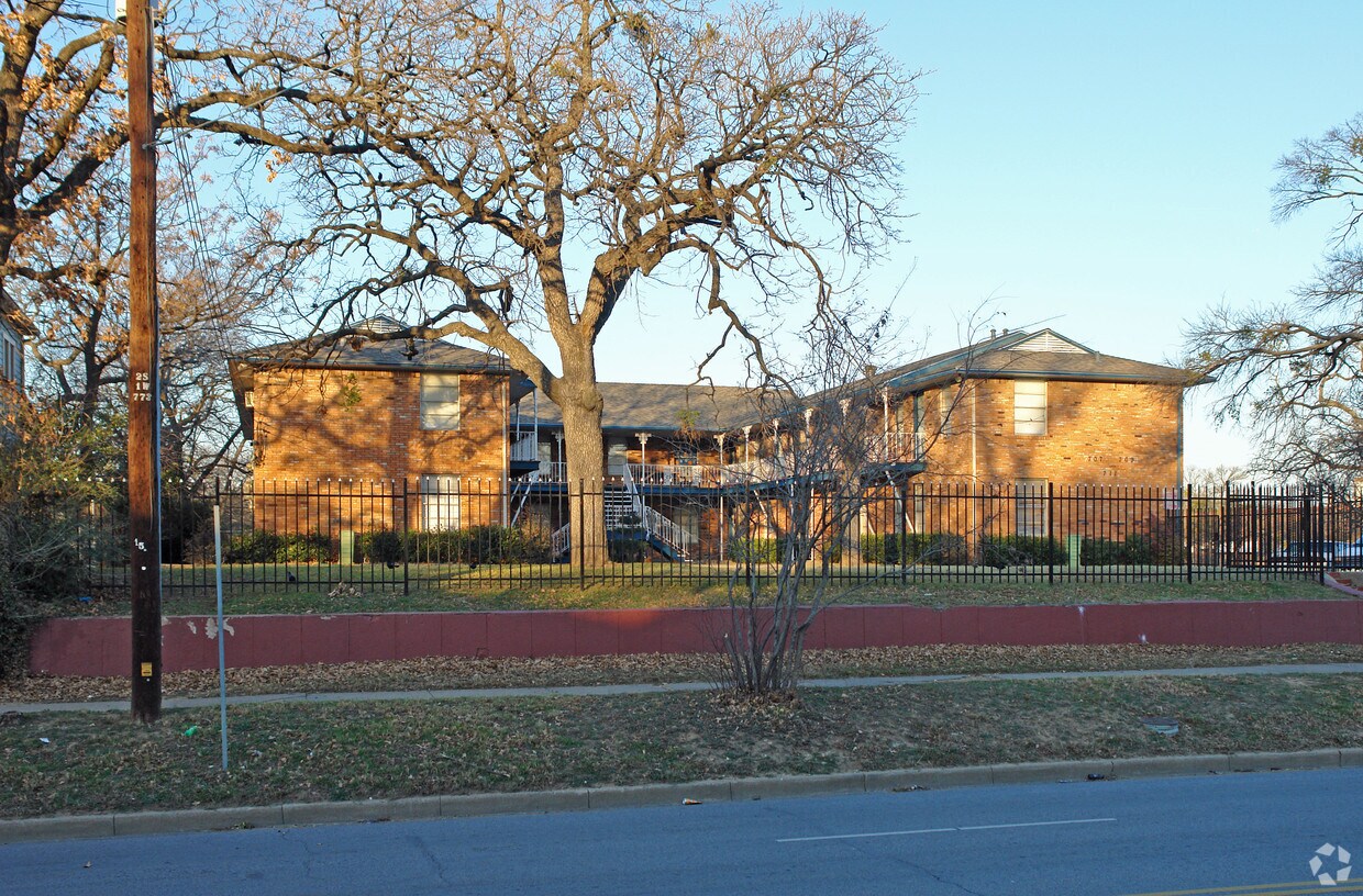Building Photo - 707-711 N Marsalis Ave