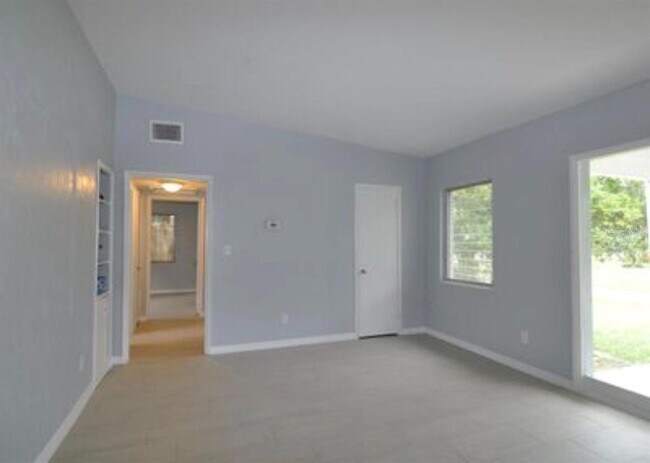 Foto del edificio - 1332 Hillcrest Dr