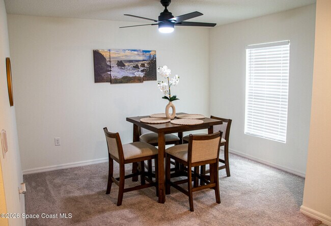 Foto del edificio - 593 Haleybury St SW