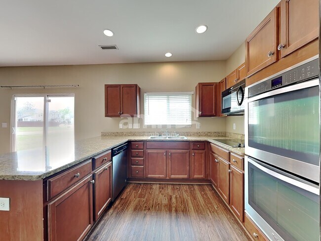 Foto del edificio - 353 Kerriann Ln