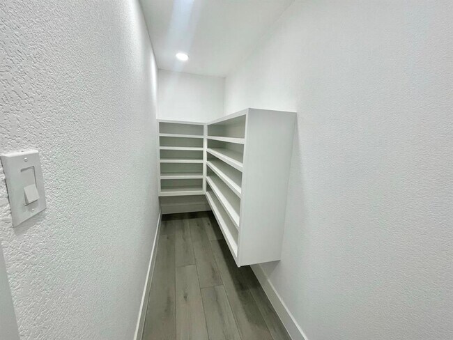 Building Photo - 11642 Sagecanyon Dr