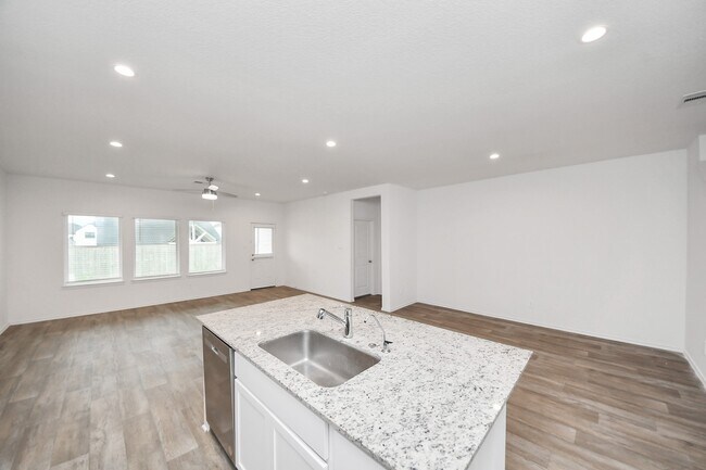 Building Photo - 31303 Heddington Ln