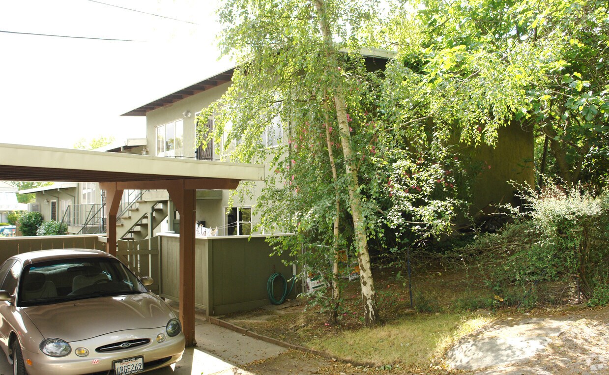 Building Photo - 901 Village Ctr