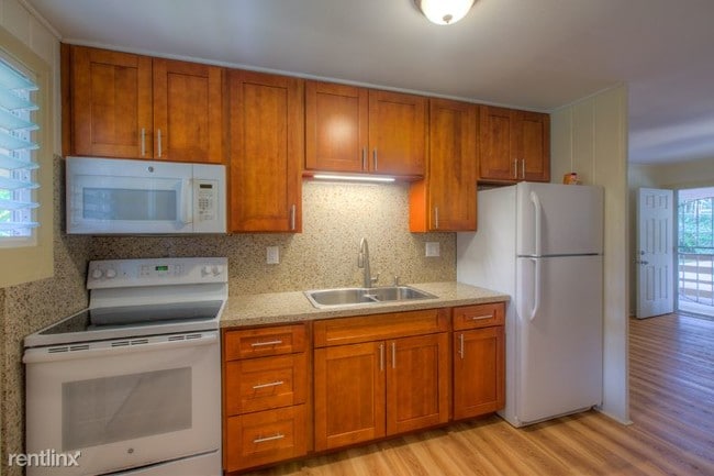 Building Photo - 1 br, 1 bath Apartment - 45 Amauulu Rd
