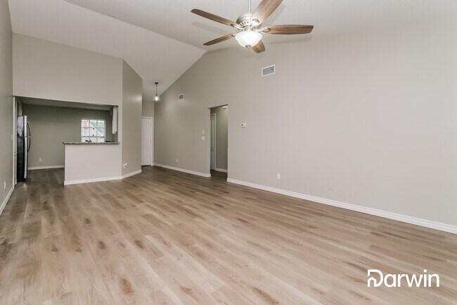 Building Photo - 2012 Rudder Dr, Valrico, FL 33594