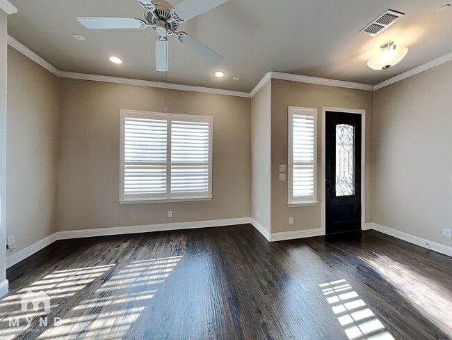 Building Photo - 2805 Lindale Dr