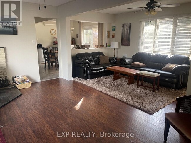 Building Photo - 271 George Dr