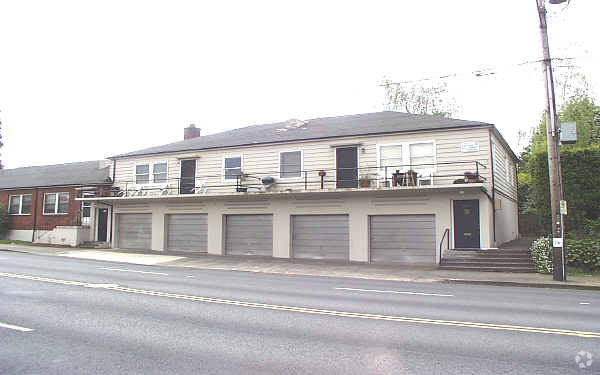 Building Photo - Burnside Street Apartments