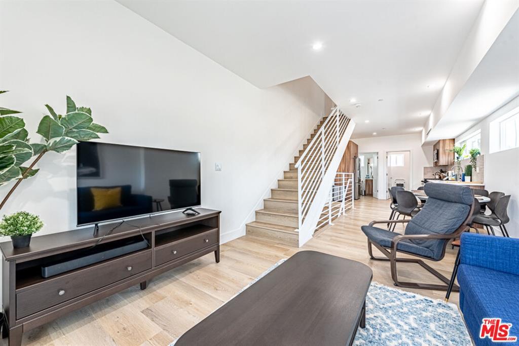 Foto principal - 5637 Klump Ave