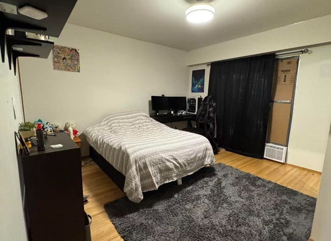 Photo du bâtiment - 14181 Malabar Ave