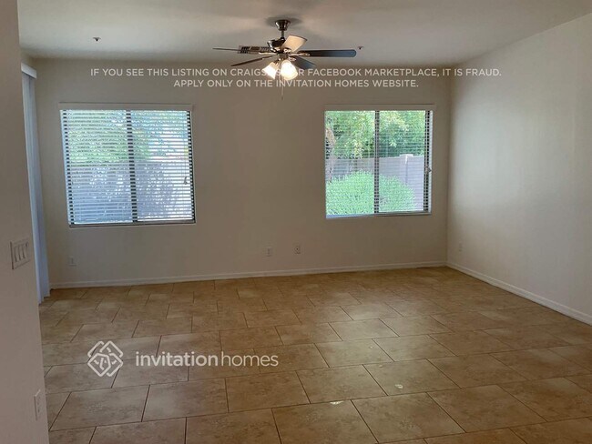 Foto del edificio - 13616 W Gelding Dr