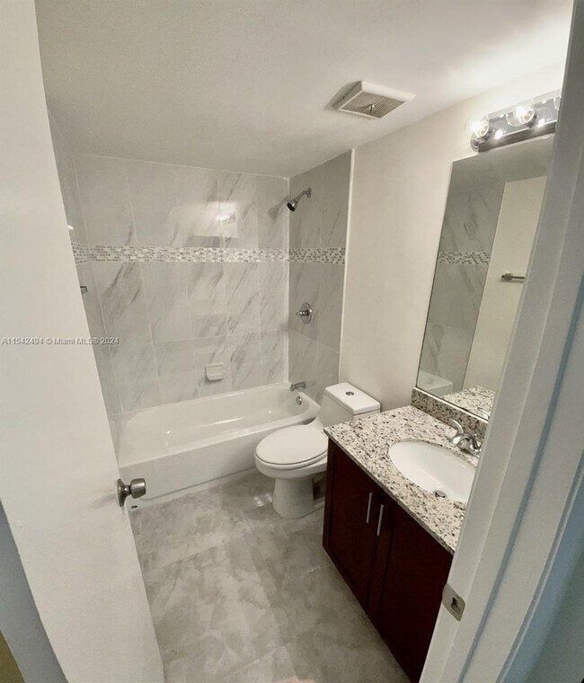 Foto del edificio - 20160 NE 3rd Ct