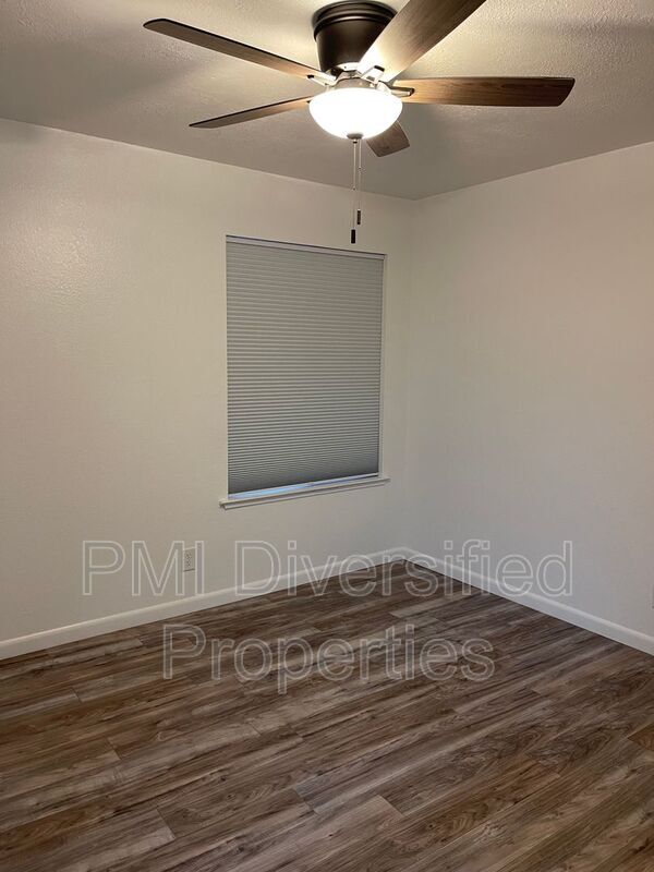 Foto del edificio - 4600 Neil Rd