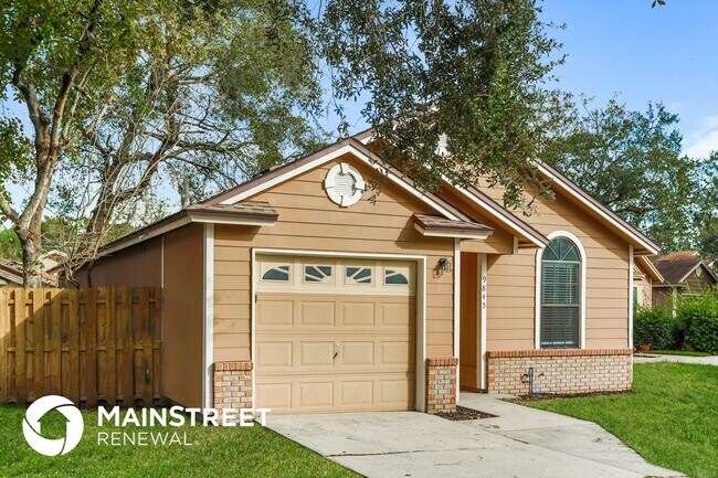 Building Photo - 9845 Paddlewheel Dr W