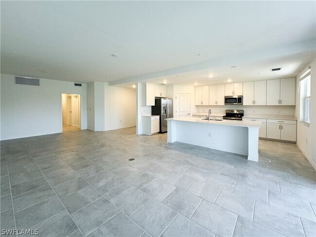 Building Photo - 5698 Melbourne Ct