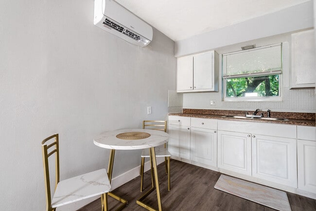 Building Photo - 1826 Sherman St