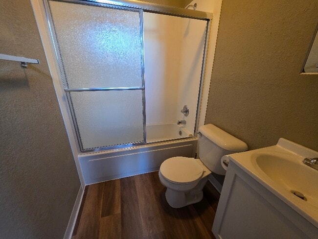 Foto del edificio - 518 Rhomberg Ave