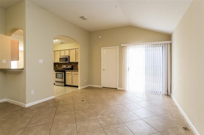 Building Photo - 10911 Waterview Cir