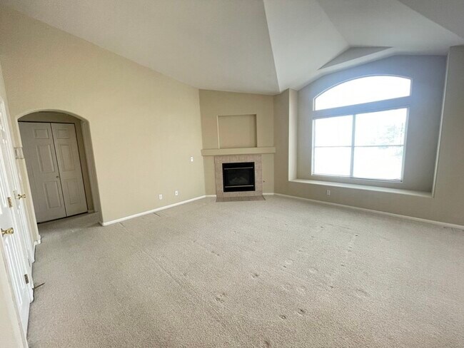 Building Photo - This property has been shown before and wi...