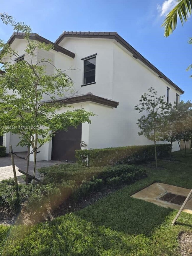 Building Photo - 200 SW 159th Way