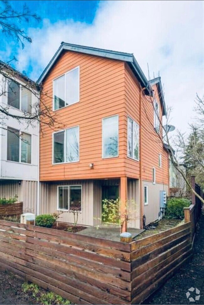 Bitter Lake Apartments for Rent with a Yard Seattle, WA 3 Rentals