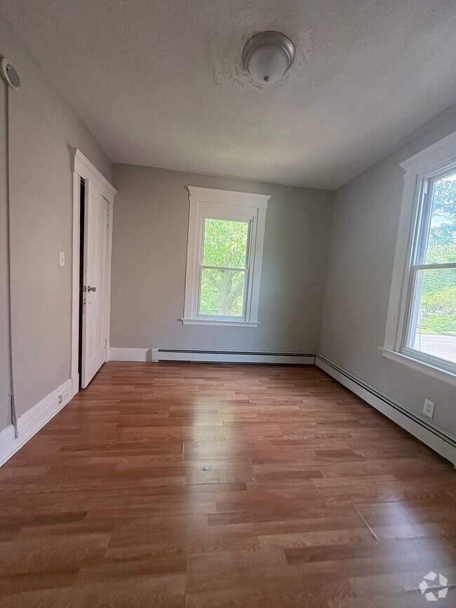 Building Photo - 41 Osborn Ave