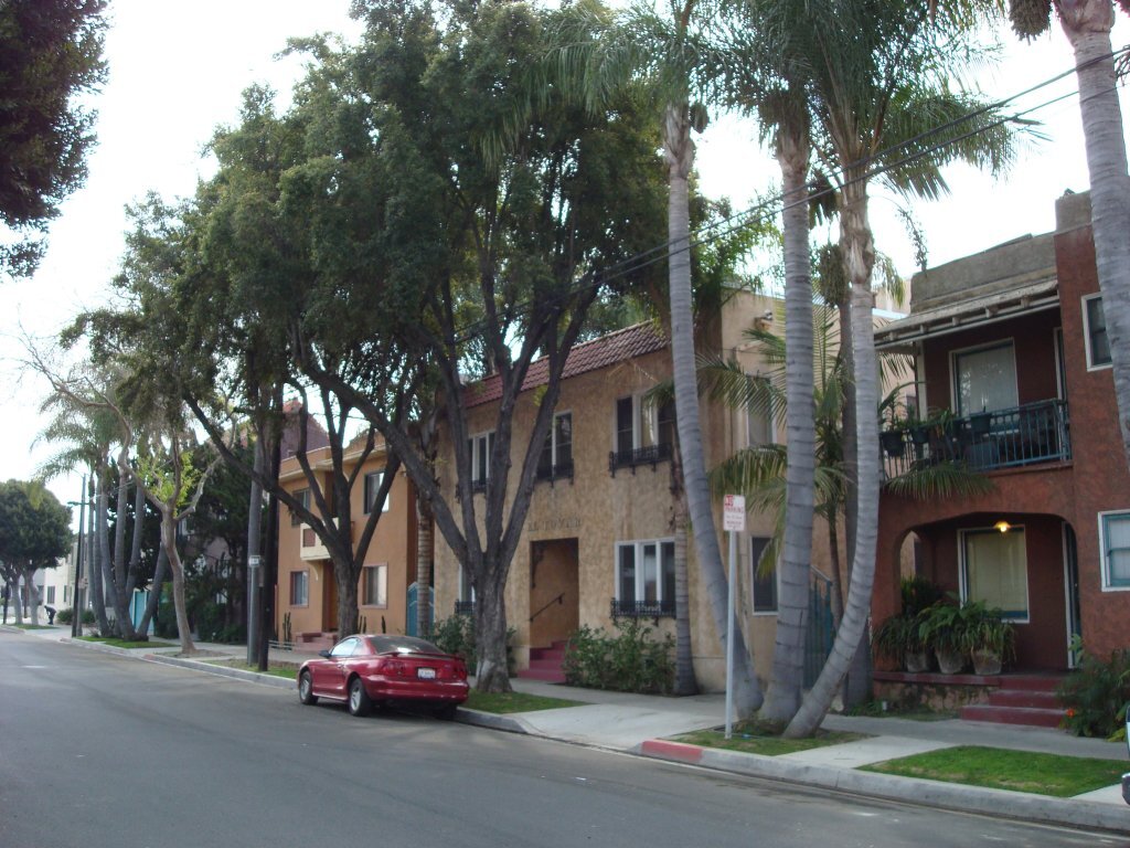 Primary Photo - 926 E Appleton St