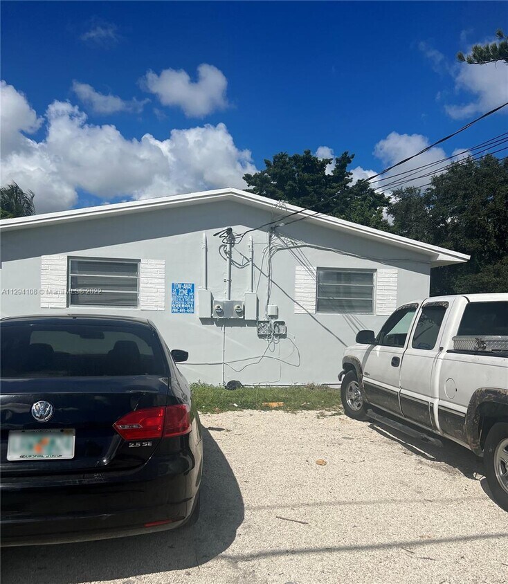 745 NW 107th St Unit 745, Miami, FL 33168 Room for Rent in Miami, FL