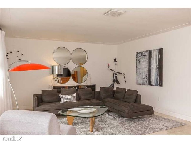 Foto del edificio - 3711 Battersea Rd