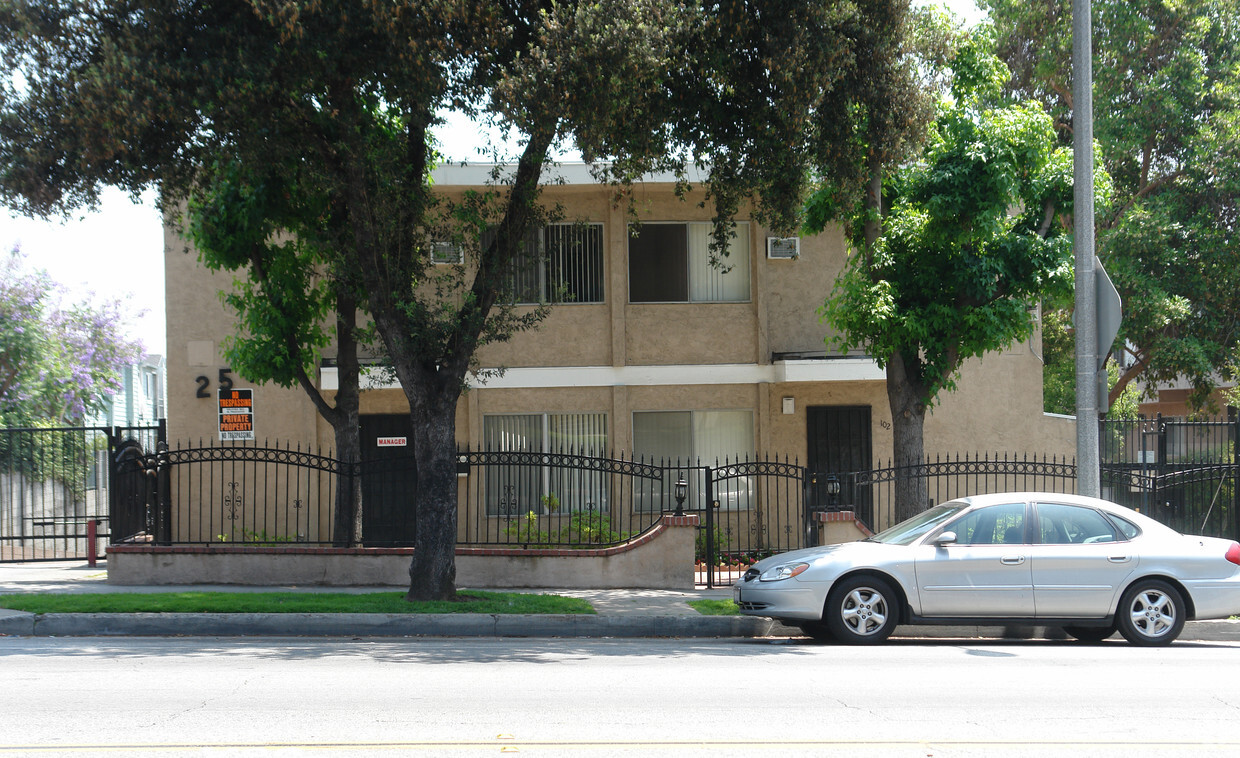 Foto del edificio - 254 E Washington Blvd