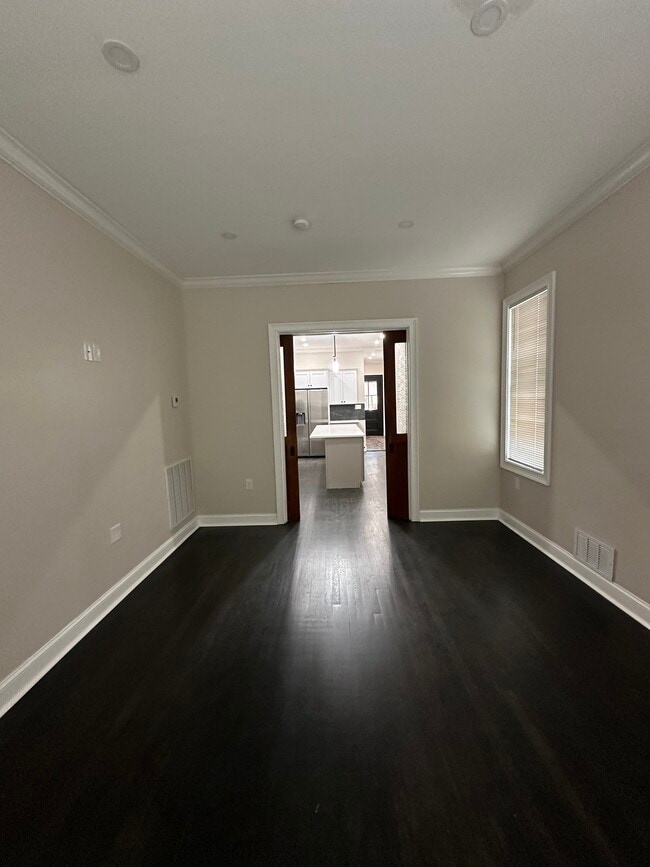 Building Photo - 385 Fairmount Ave