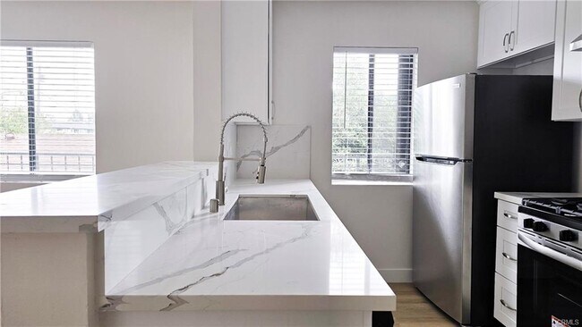 Foto del edificio - 3910 E 11th St