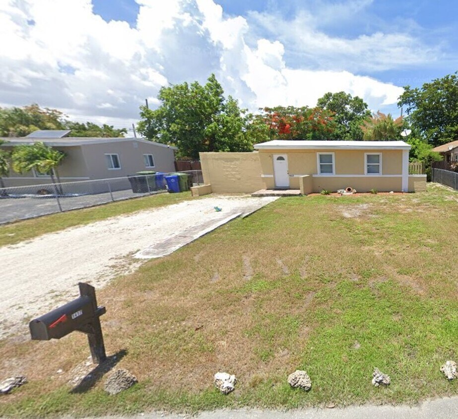Foto principal - LARGE 2-1 house with a POOL