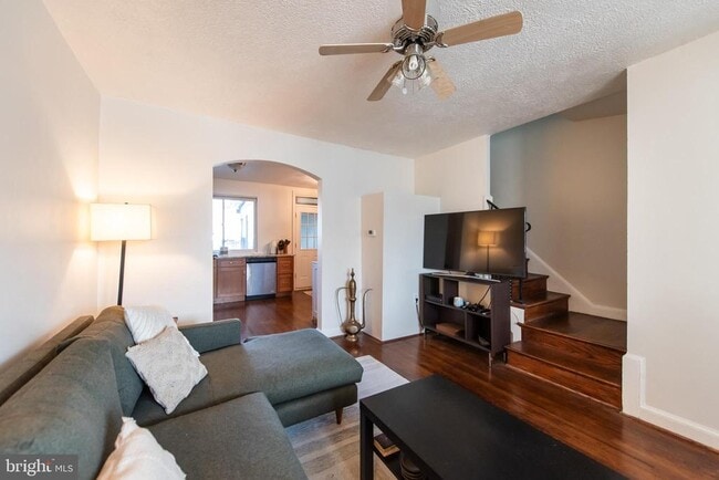 Building Photo - 166 Wesmond Dr