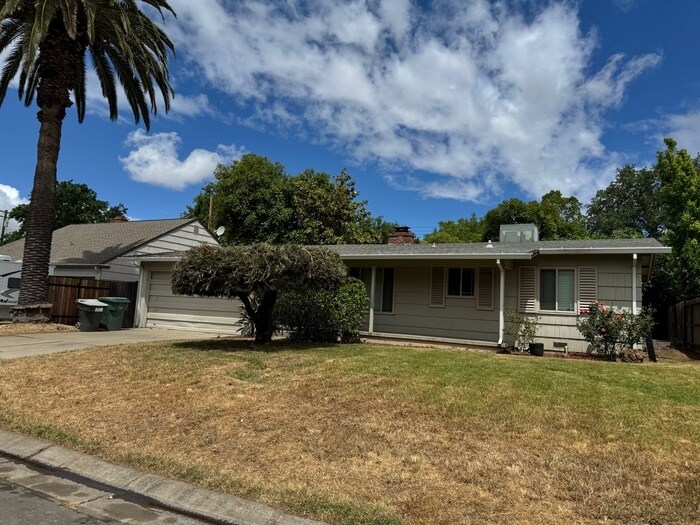 Foto principal - Cute 3 Bedroom Home Close to Shopping