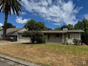 Building Photo - 3621 Woodcrest Rd