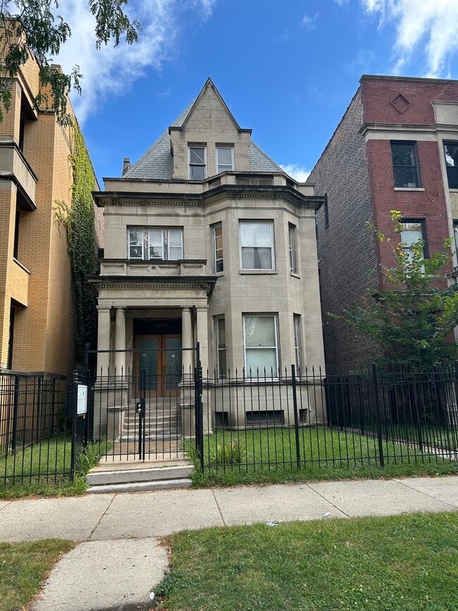 Building Photo - 4709 S Michigan Ave