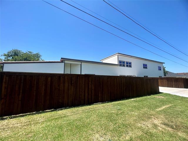 Building Photo - 601 W Danieldale Rd