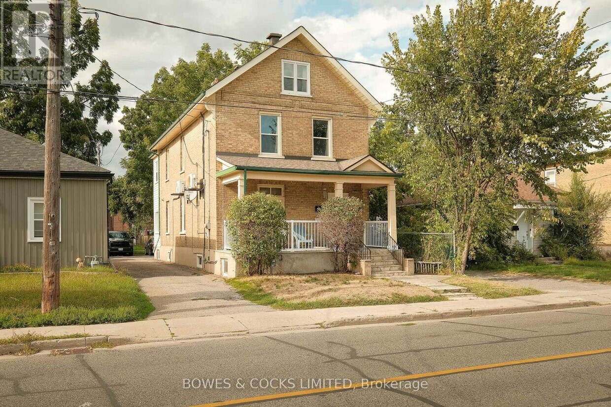 Primary Photo - 530 Chamberlain St