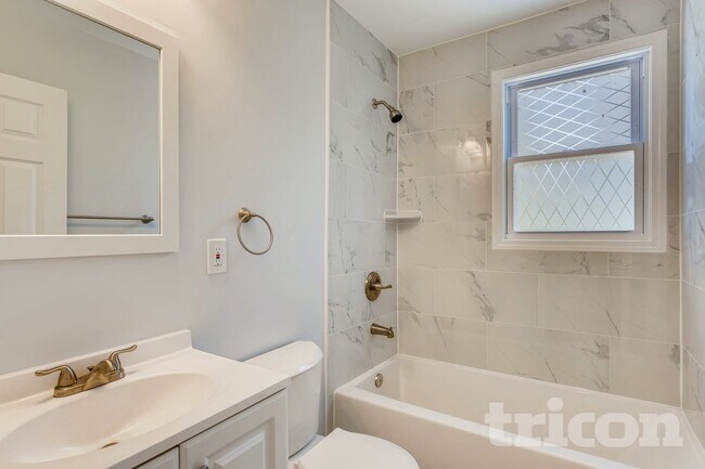 Foto del edificio - 3523 Sussex Rd