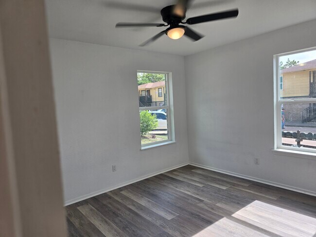 Foto del edificio - North Loop Apartments
