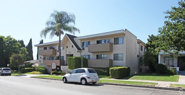 Primary Photo - Palm Capri Apartments