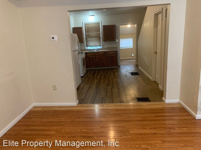Foto del edificio - 3 br, 1 bath House - 319 E. Walnut Street