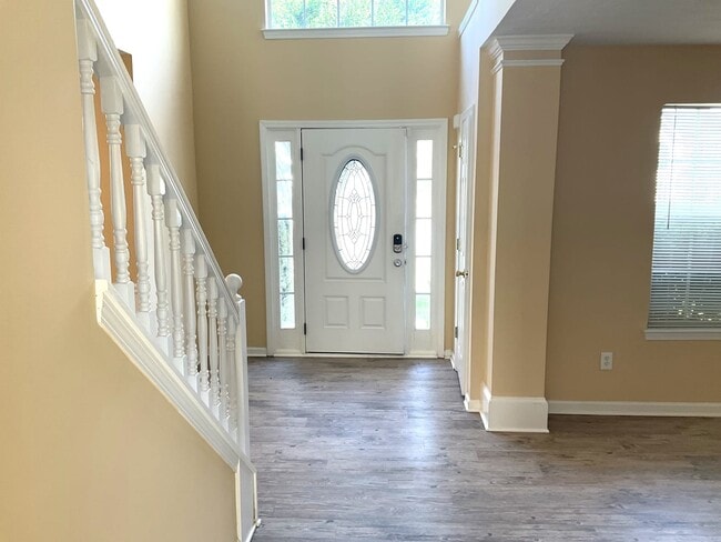 Building Photo - 345 Hazelhurst Dr