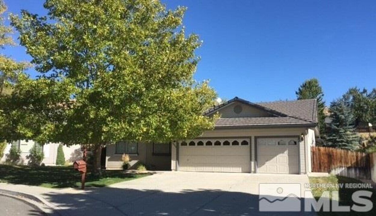 Foto principal - Coming Soon - 4 Bedroom Home in the Sparks...