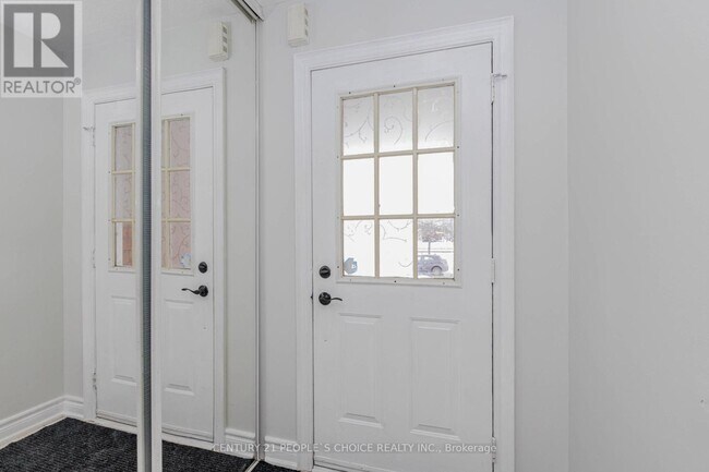 Building Photo - 5844 Gant Crescent