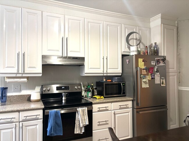 Photo - 322 Brookline St (Cambridge, MA) Apartment